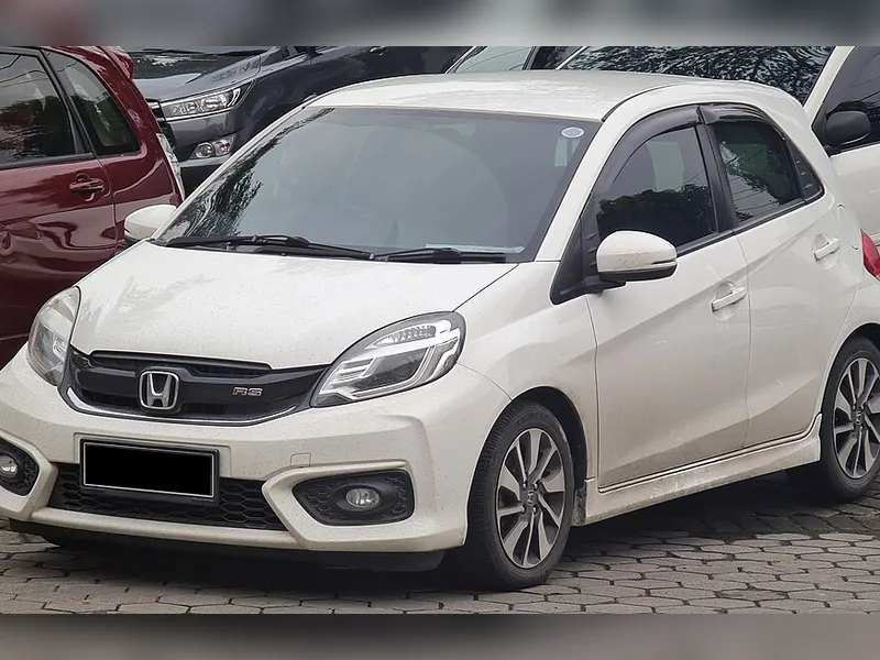 Foto ilustrasi Honda Brio E AT CBU 2013 (model serupa, bukan unit yang diiklankan)