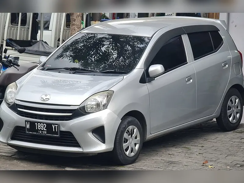 Foto ilustrasi Toyota Agya E 2013 (model serupa, bukan unit yang diiklankan)