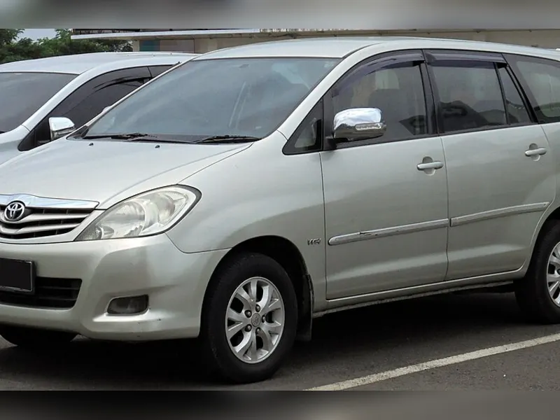 Foto ilustrasi Toyota Kijang Innova 2.0 G MT 2005 (model serupa, bukan unit yang diiklankan)